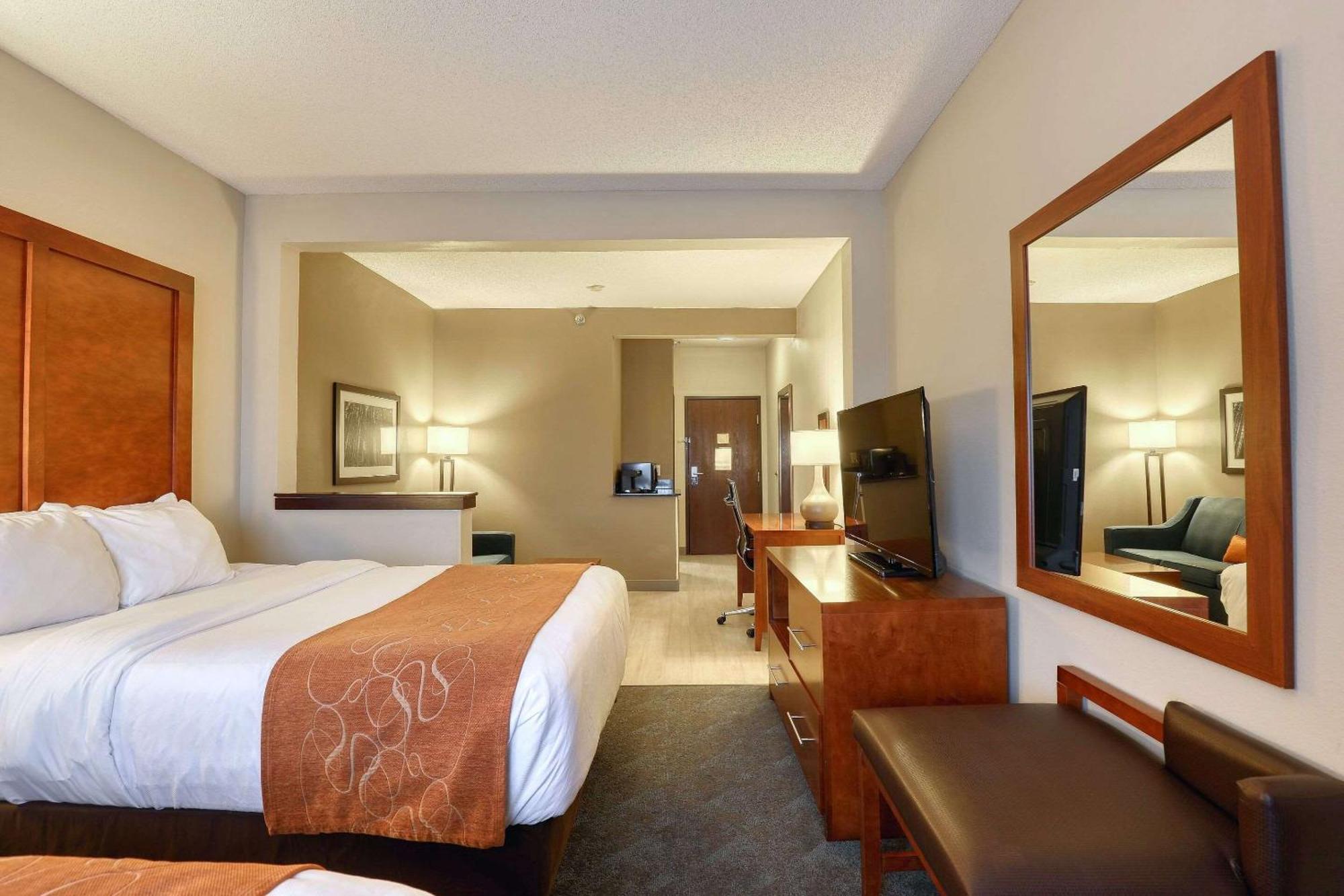 Comfort Suites Appleton Airport Exterior foto