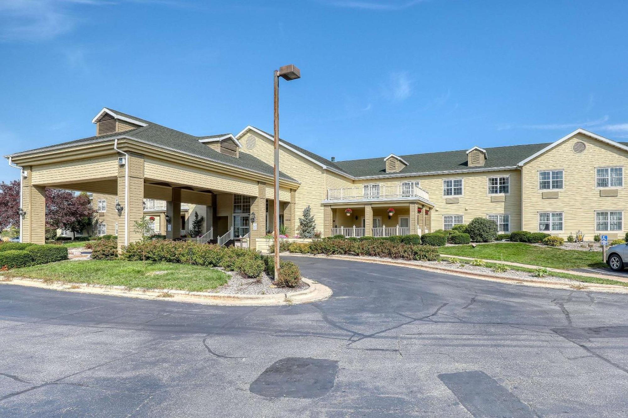 Comfort Suites Appleton Airport Exterior foto
