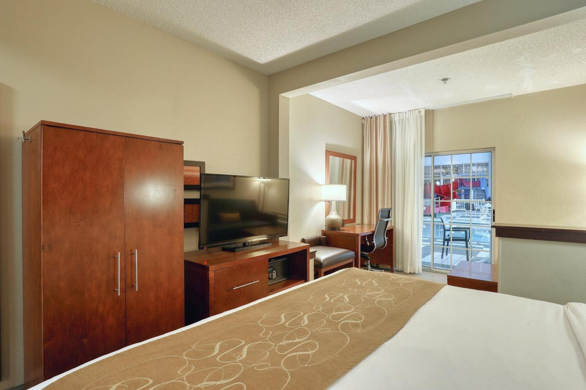 Comfort Suites Appleton Airport Exterior foto